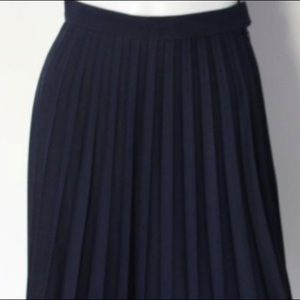 Muji Europe pleated navy blue skirt